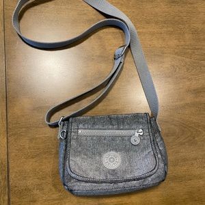 Kipling Sabian Mini Crossbody Shiny Metallic gray